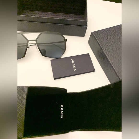 Prada SPR62X sunglasses for sale - Picture 13 of 13